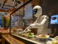 日本机器人服务员餐厅，是未来还是噱头？