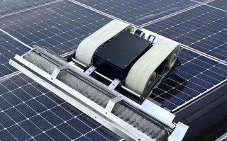 南京光伏板清洗机器人如何高效清洁？