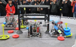 荷兰机器人比赛视频里谁更胜一筹？