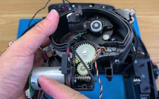 扫地机器人轮子怎么拆？