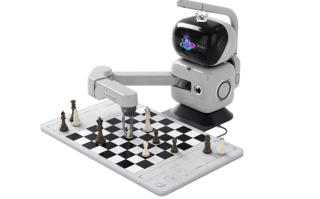 AI机器人下棋，人类智慧会被超越吗？