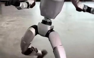 霍金担忧，机器人终将战胜人类？