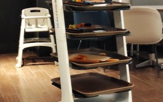 新加坡机器人自助火锅怎么操作？