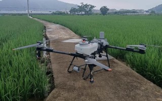 无人机喷洒农药智能农业