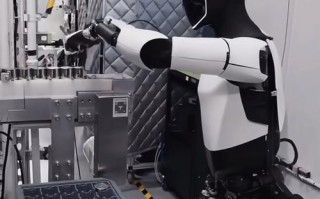 特斯拉工厂150机器人有何作用？