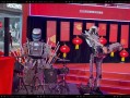 日本机器人演唱会，真人还是AI在表演？