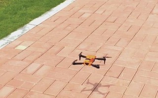 微型无人机 重16克