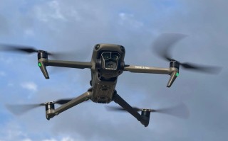 嘉兴图尔特与家人互动是否积极？