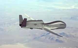 全球鹰无人机最高能飞多高？