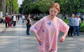 娇娇机器人怎么参加家庭幽默大赛？