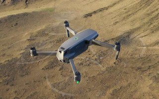 无人机大疆mavic2