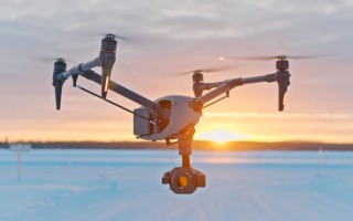 小米无人机能否适配iPhone使用？