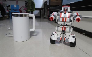 米兔积木机器人适合小孩玩吗？