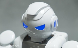 Alpha机器人表现如何？实测体验大揭秘！