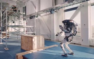 Walker阿特拉斯机器人，能突破人形机器人哪些瓶颈？