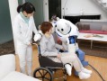日本老人护理机器人能解决老龄化问题吗？