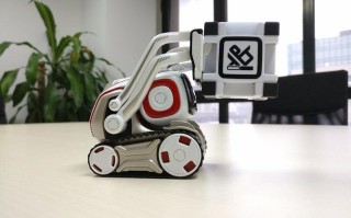 Cozmo机器人，到底好玩在哪？