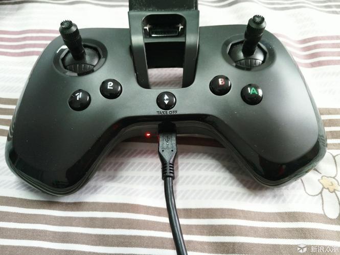 parrot无人机遥控手柄怎么用？-第2张图片-广州国自机器人