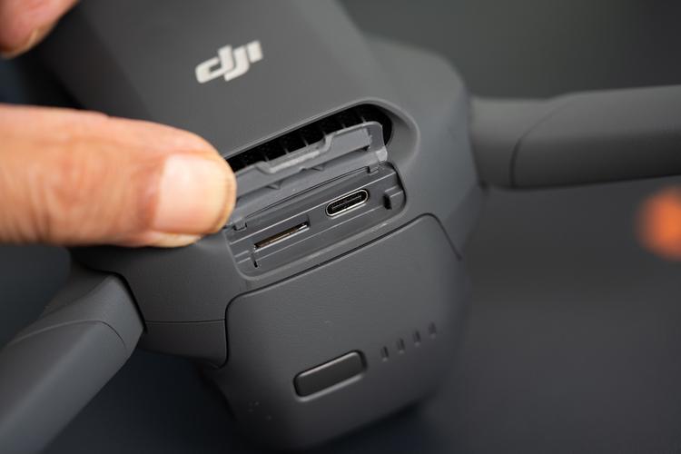 大疆无人机USB口充电，能用充电宝吗？-第1张图片-广州国自机器人