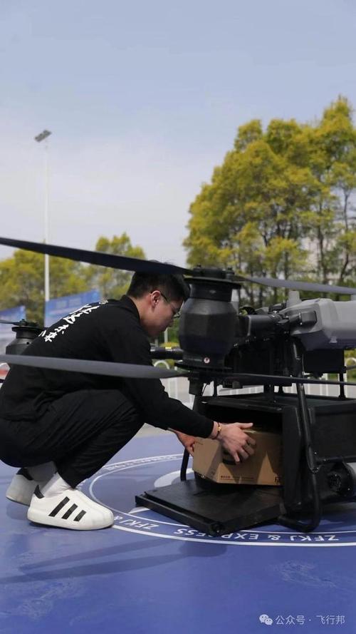 无人机派送是否全程需人控制？-第1张图片-广州国自机器人