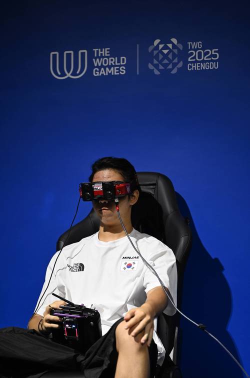 无人机国外比赛获奖人员有何过人之处？-第1张图片-广州国自机器人