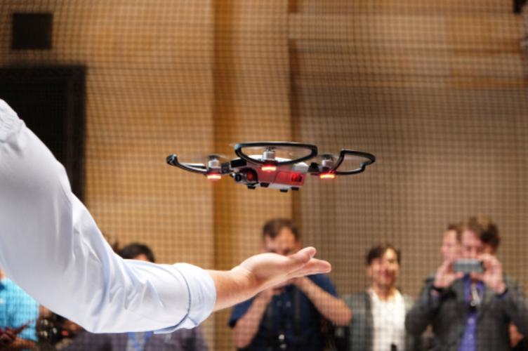 大疆无人机手势自拍怎么操作？-第2张图片-广州国自机器人