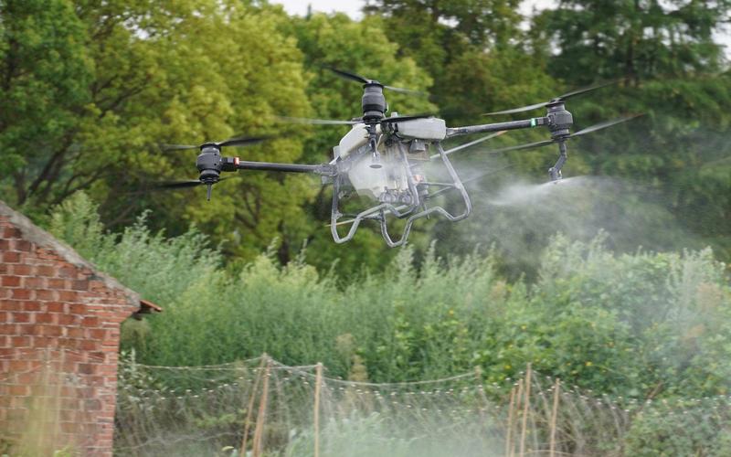 深圳大疆无人机喷农药效果如何？-第1张图片-广州国自机器人