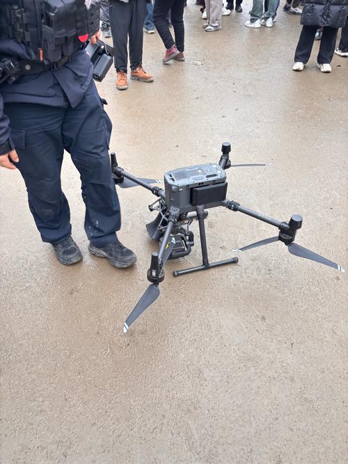 大疆太贵 自己做无人机-第1张图片-广州国自机器人