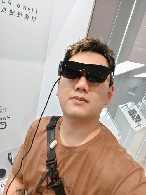 无人机配飞行眼镜摆摊，能行吗？-第1张图片-广州国自机器人