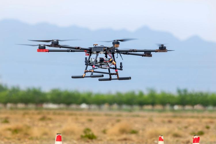 大疆无人机TT编队如何实现精准协同飞行？-第2张图片-广州国自机器人