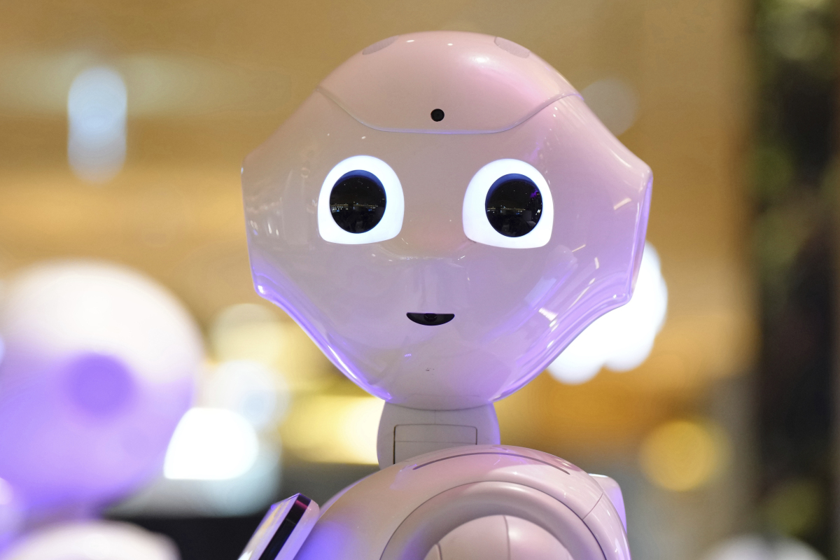 陈小发机器人，人工智能如何改变生活？-第3张图片-广州国自机器人