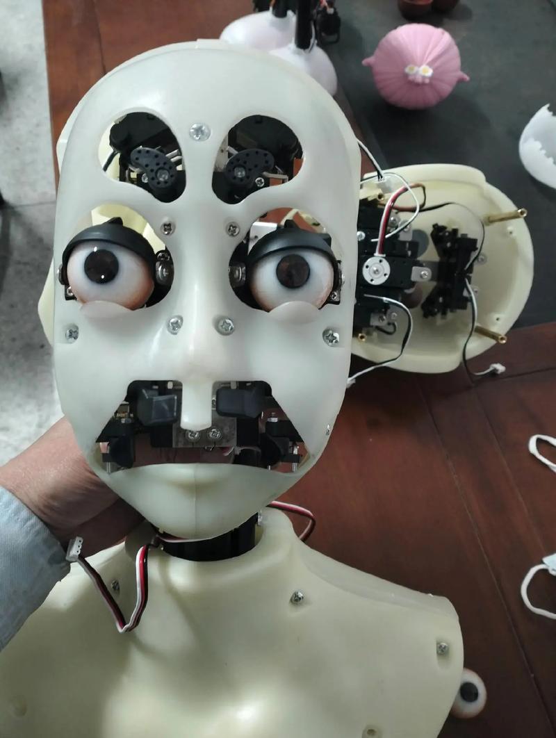 香港面部表情机器人，如何实现拟人化交互？-第1张图片-广州国自机器人