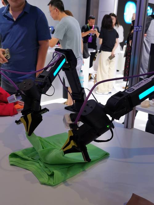 CES 2025 机器人将带来哪些新突破？-第1张图片-广州国自机器人