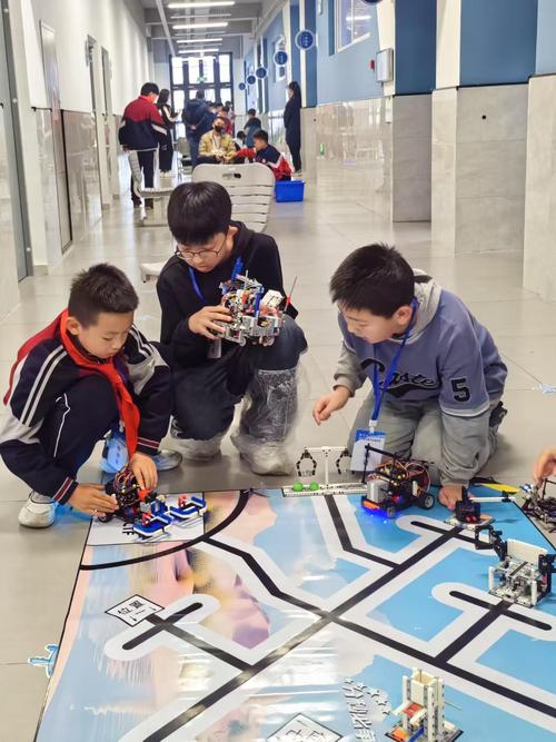 初中微机机器人2025有何新方向？-第2张图片-广州国自机器人