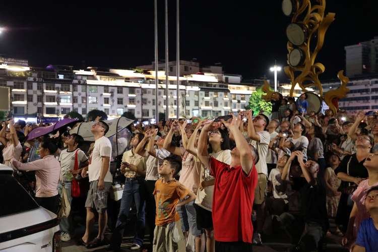 澳门600架无人机是什么品牌？-第1张图片-广州国自机器人