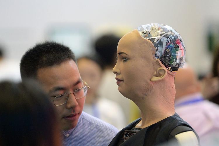 机器人公民索菲亚是精心骗局吗？-第1张图片-广州国自机器人