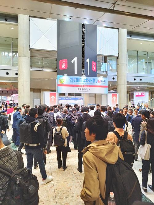 东京机器人展会，黑科技如何改变生活？-第1张图片-广州国自机器人