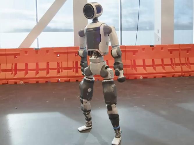 阿迪达斯美国为何启用机器人？-第2张图片-广州国自机器人