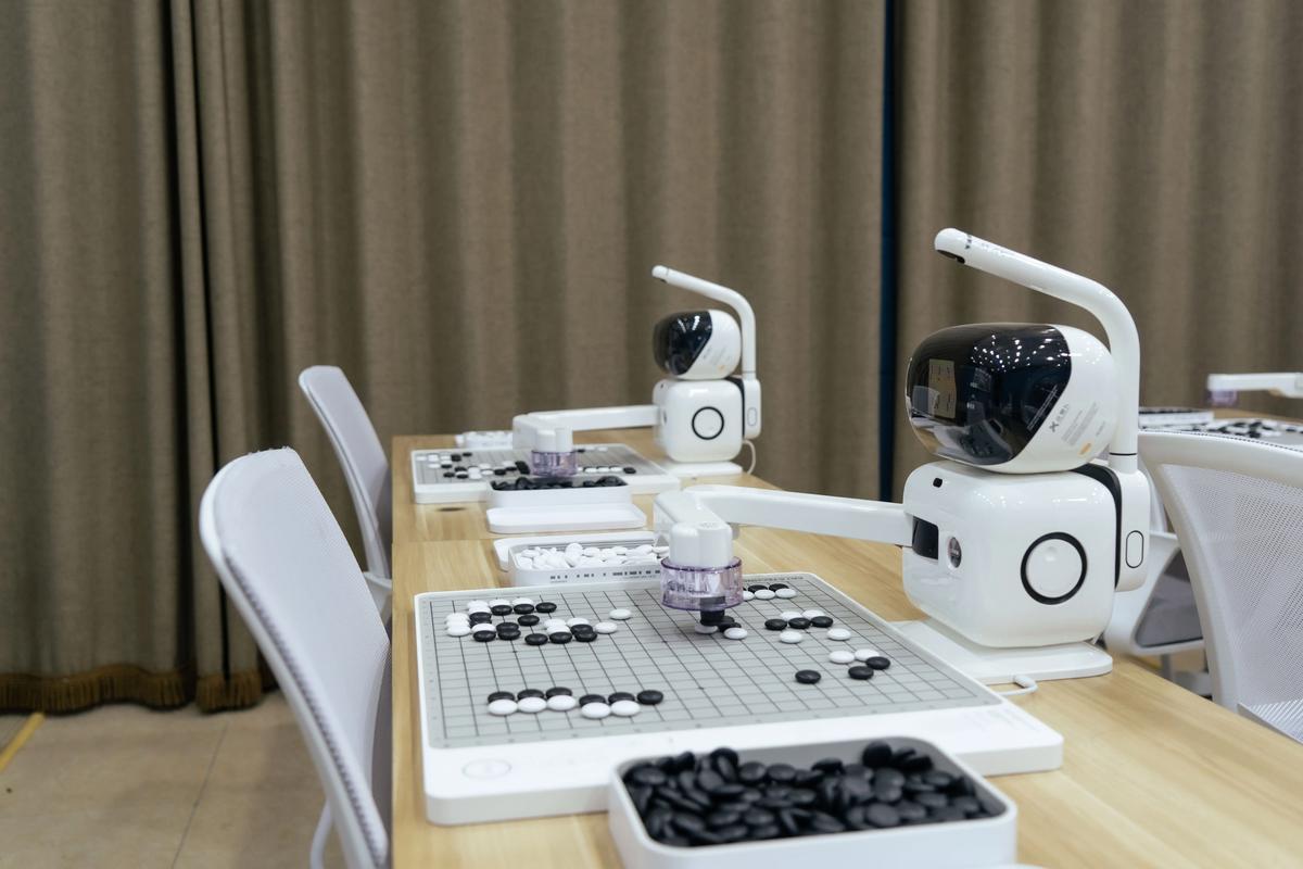 机器人围棋首胜，人类智慧终将被超越？-第3张图片-广州国自机器人