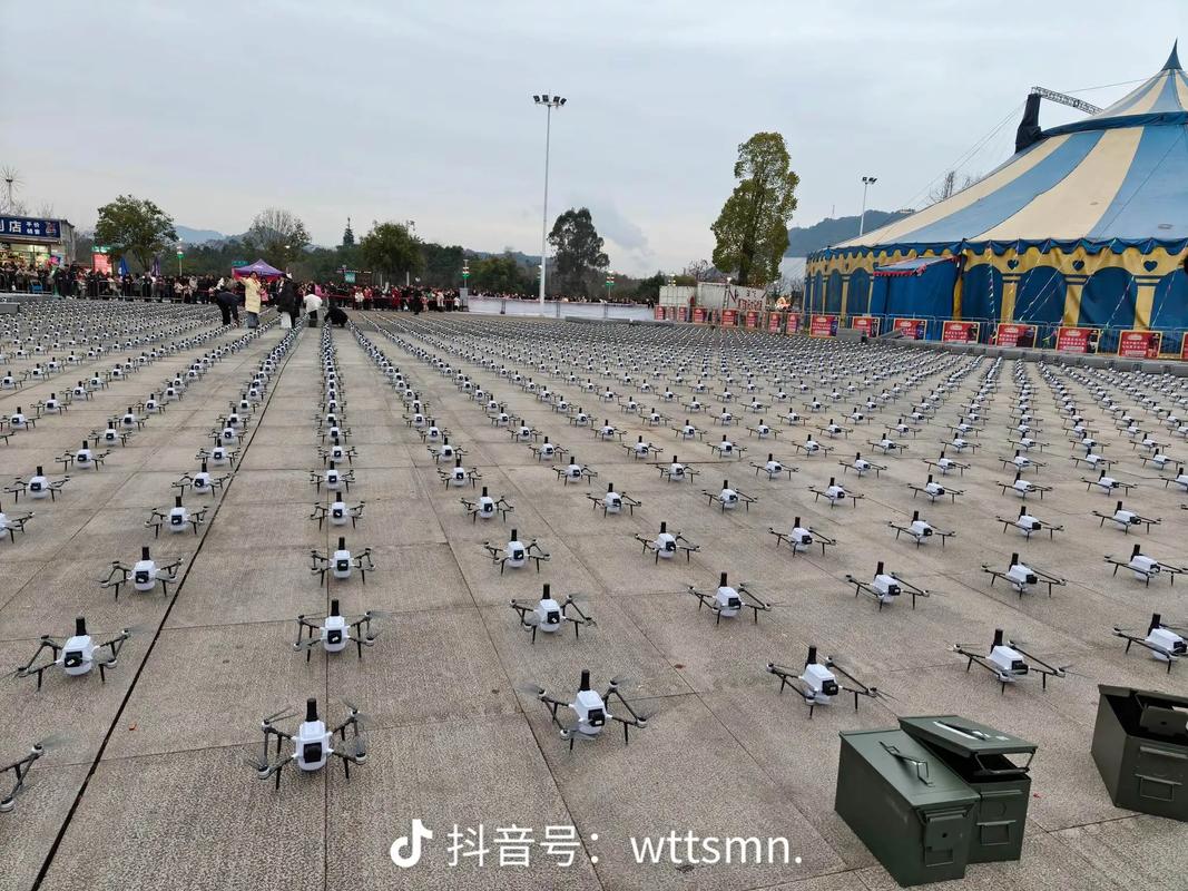 西安千架无人机为何惊艳夜空？-第1张图片-广州国自机器人
