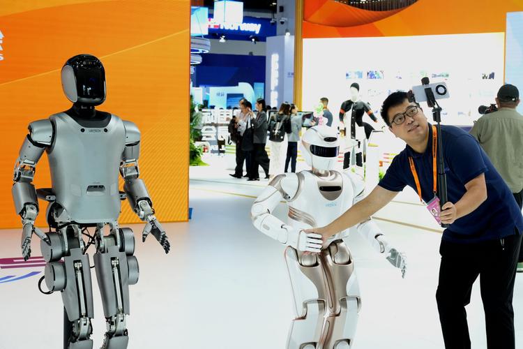 左手机器人 vs 右手机器人,谁更厉害?-第2张图片-广州国自机器人 左手机器人 vs 右手机器人,谁更厉害?-第2张图片-广州国自机器人