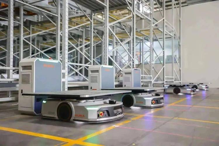 库卡移动机器人如何实现高效协同作业？-第3张图片-广州国自机器人