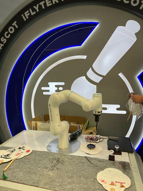 讯飞机器人与好帅机器人有何不同？-第3张图片-广州国自机器人