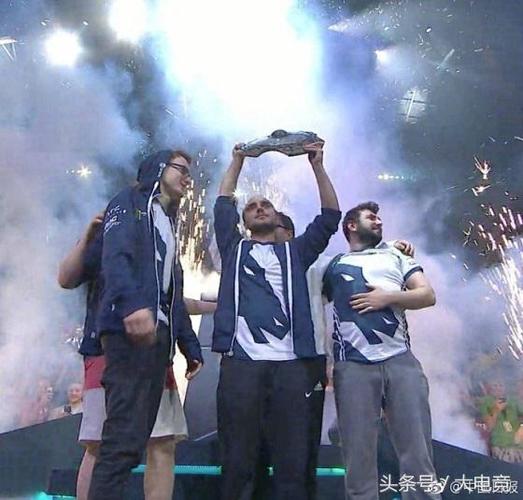 TI7人工智能与人类玩家的对决谁更胜一筹？-第3张图片-广州国自机器人