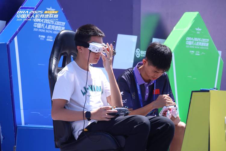 无人机竞技比赛视频直播看点在哪？-第1张图片-广州国自机器人