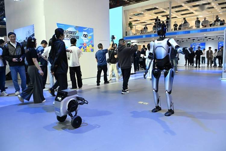 上海14届机器人展有哪些新亮点？-第2张图片-广州国自机器人