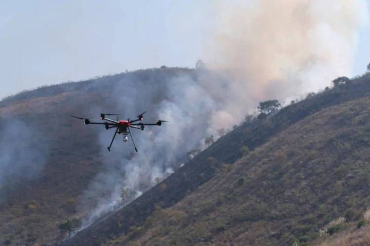 供电无人机如何防山火？-第2张图片-广州国自机器人