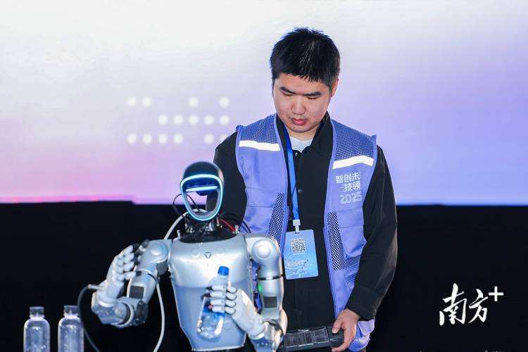 2025综合技能机器人如何改变未来生活？-第1张图片-广州国自机器人