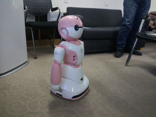 海尔uBot机器人视频里藏着什么惊喜？-第1张图片-广州国自机器人