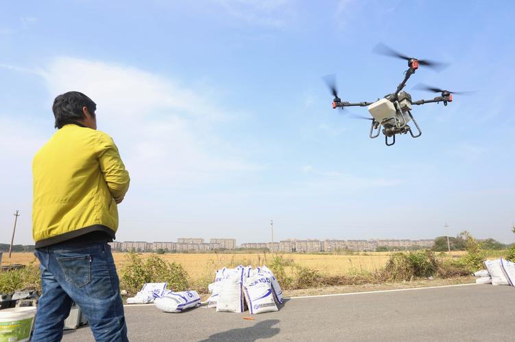 美国无人机操作视频有何看点？-第3张图片-广州国自机器人